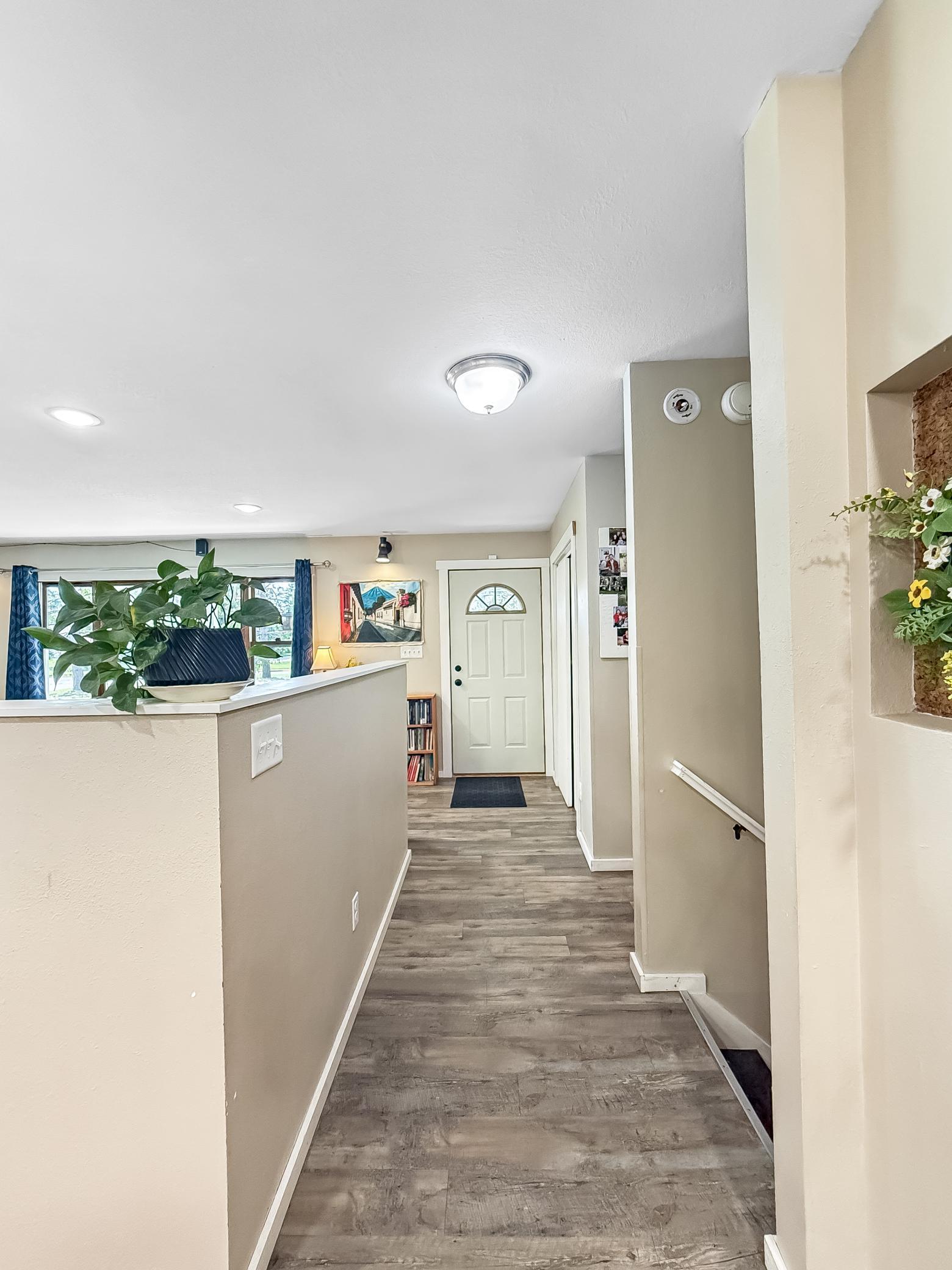 1982 single family home for sale at 1839 3rd Street SE in Bemidji, MN — 5 bed, 2 bath (photo 6 of 40)
