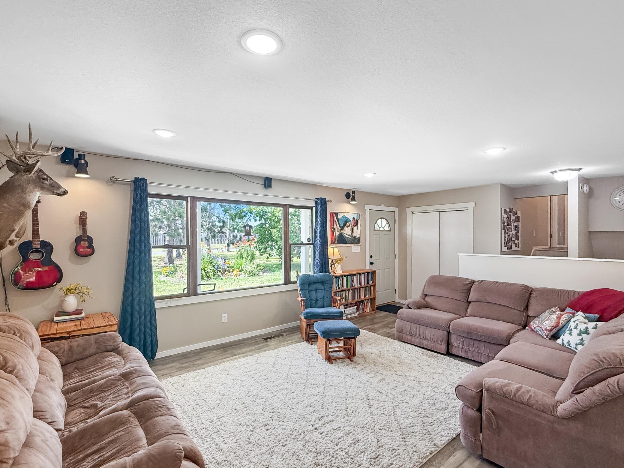 1982 single family home for sale at 1839 3rd Street SE in Bemidji, MN — 5 bed, 2 bath (photo 8 of 40)