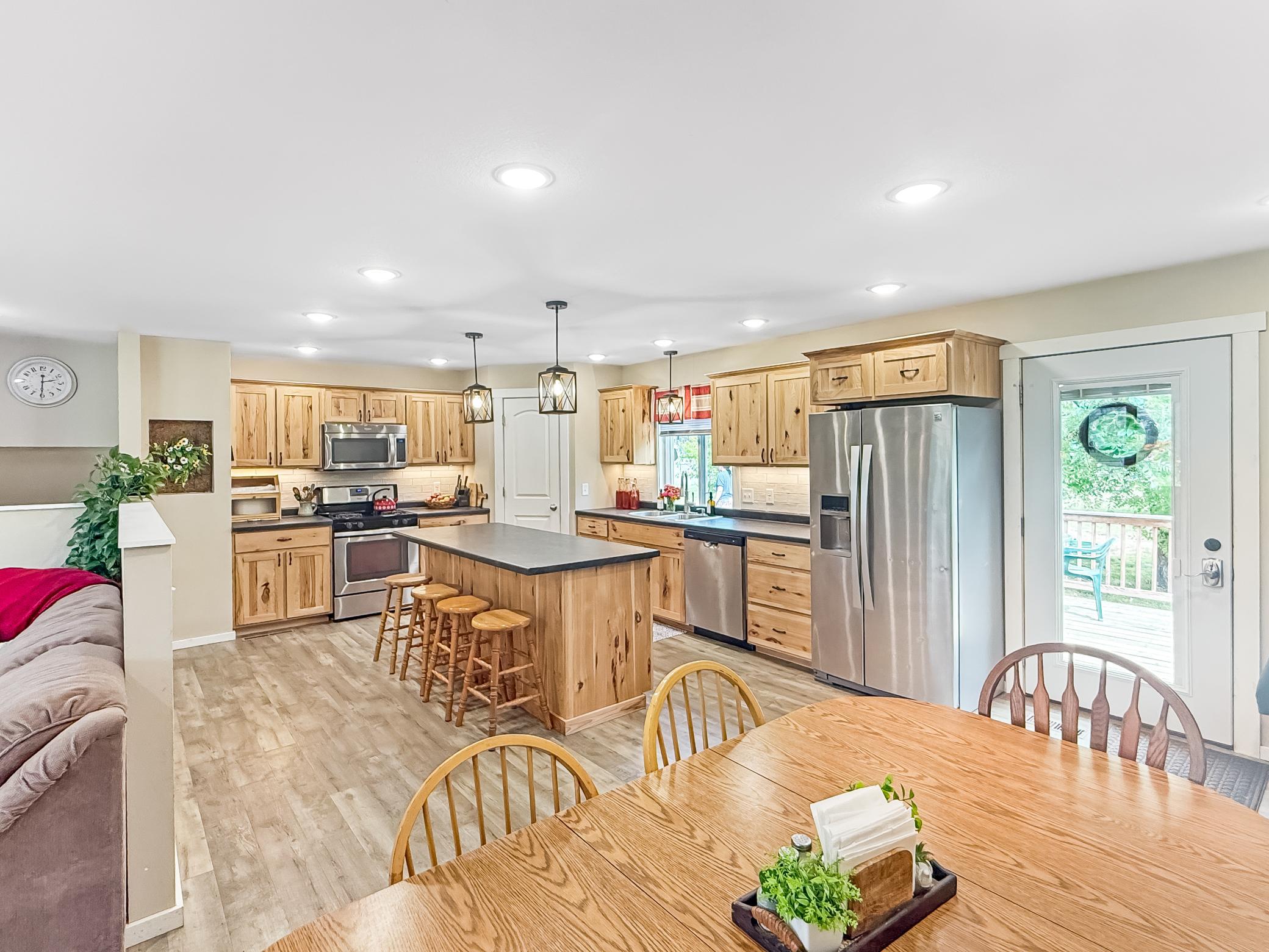 1982 single family home for sale at 1839 3rd Street SE in Bemidji, MN — 5 bed, 2 bath (photo 9 of 40)