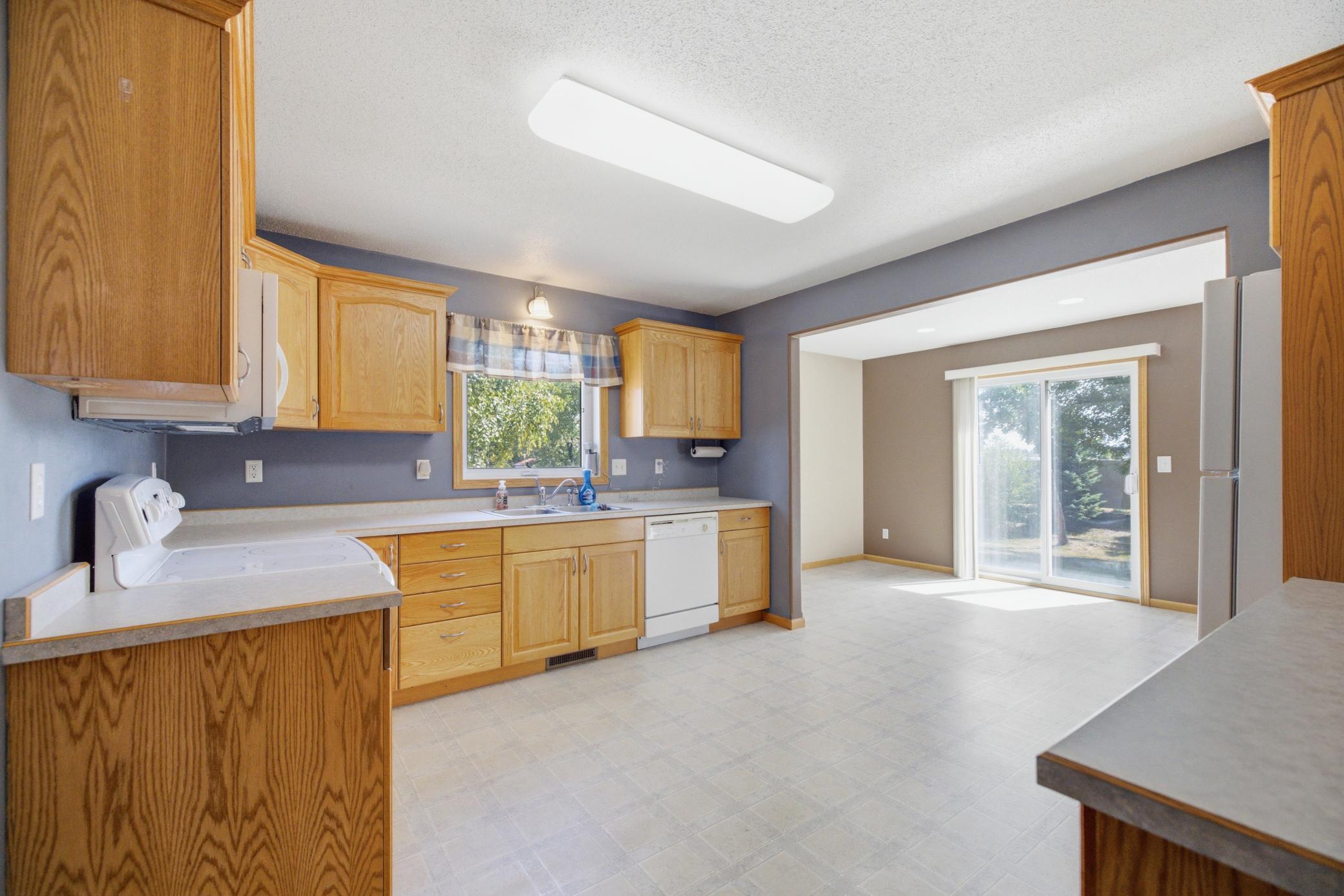 2003 single family home for sale at 507 19th Avenue W in West Fargo, ND — 3 bed, 3 bath (photo 17 of 68)