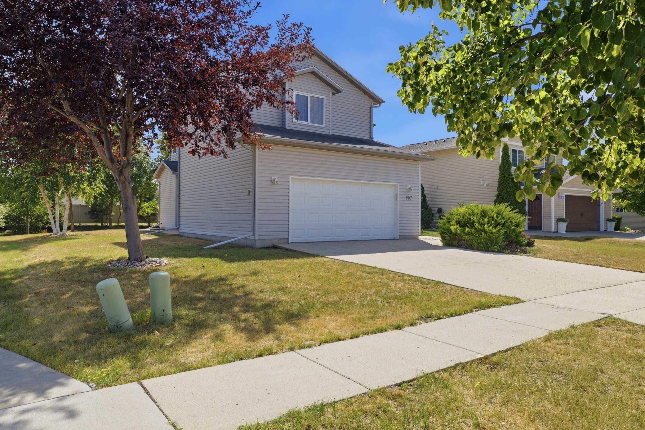 2003 single family home for sale at 507 19th Avenue W in West Fargo, ND — 3 bed, 3 bath (photo 3 of 68)