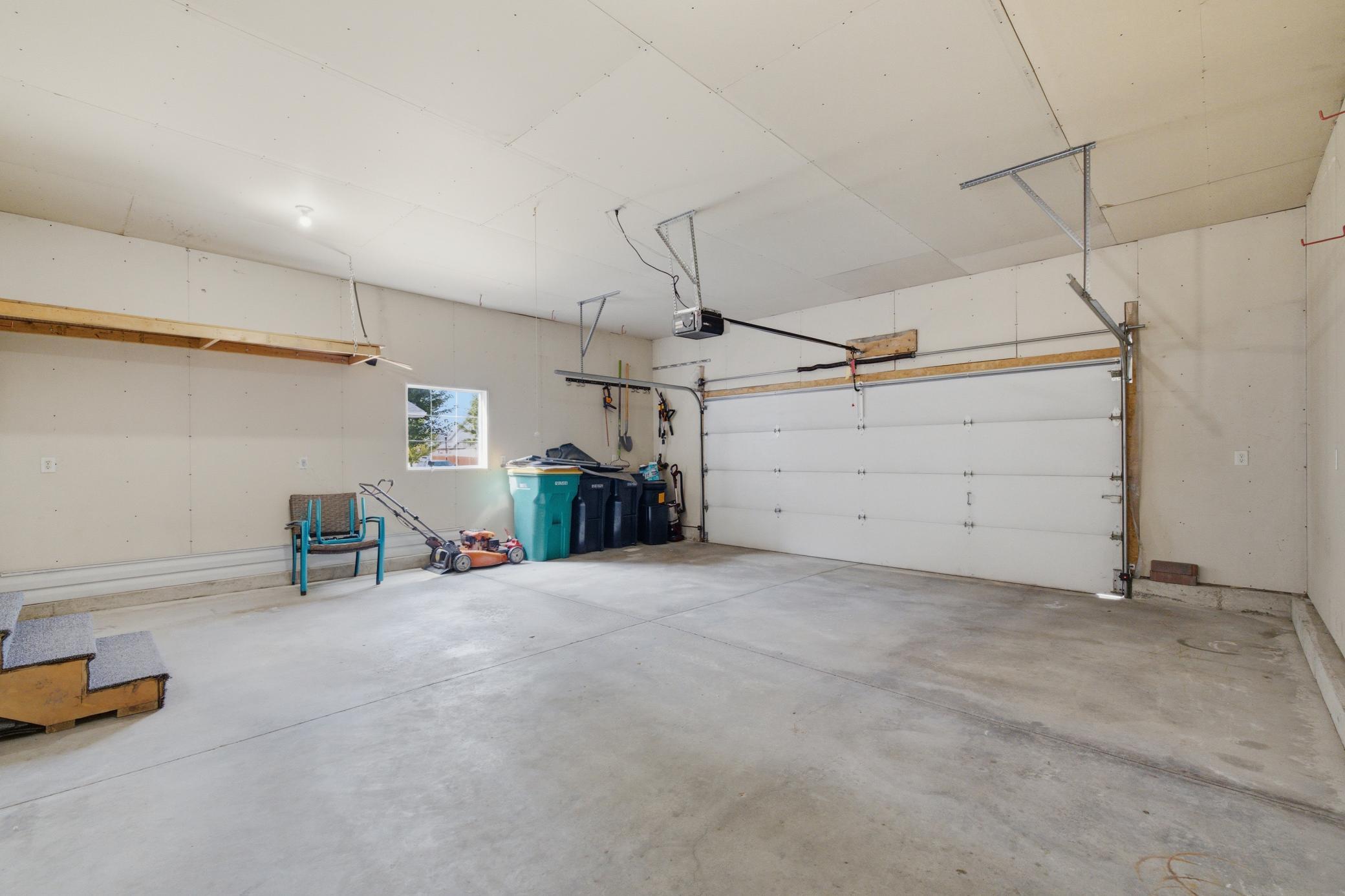 2003 single family home for sale at 507 19th Avenue W in West Fargo, ND — 3 bed, 3 bath (photo 45 of 68)