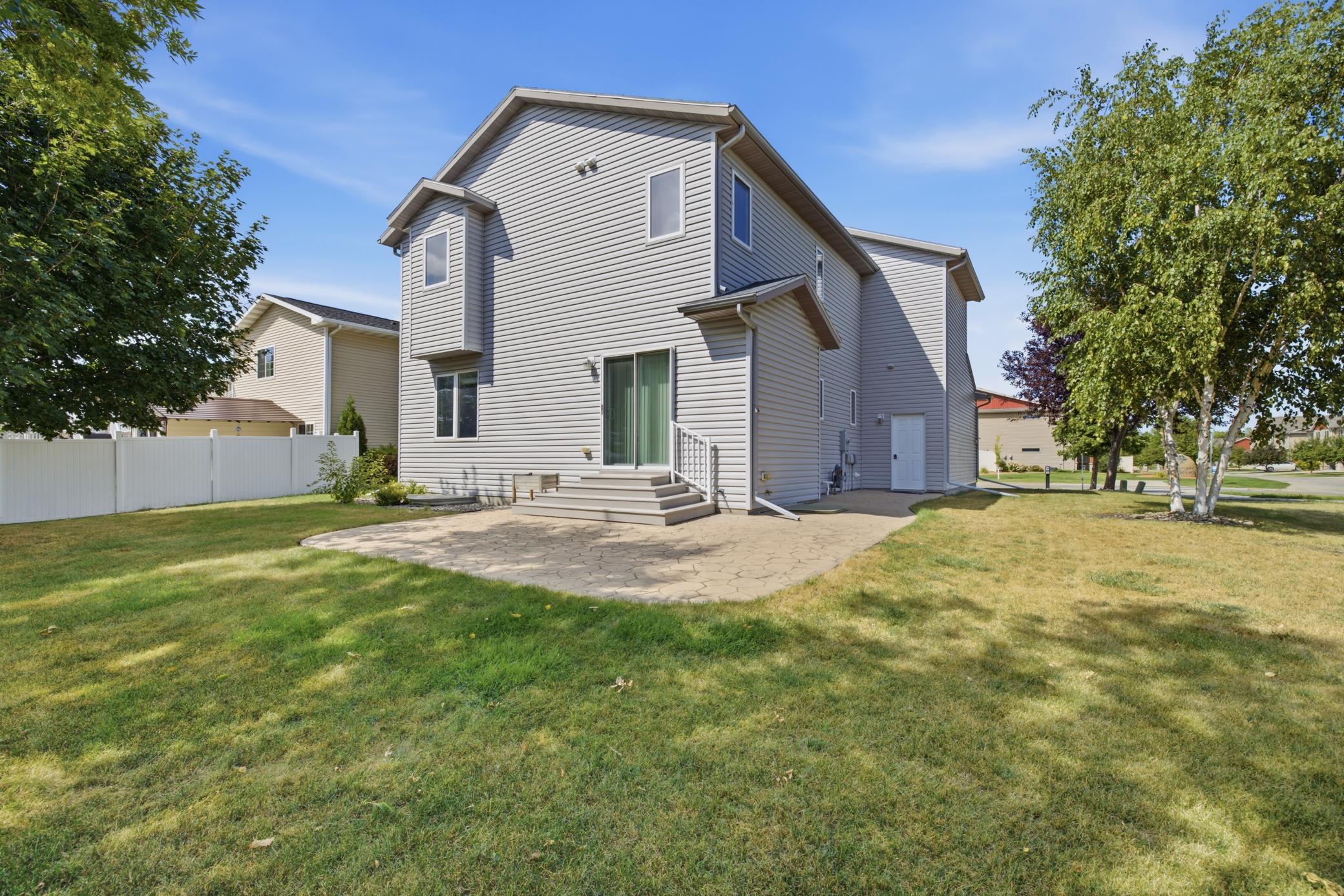 2003 single family home for sale at 507 19th Avenue W in West Fargo, ND — 3 bed, 3 bath (photo 47 of 68)