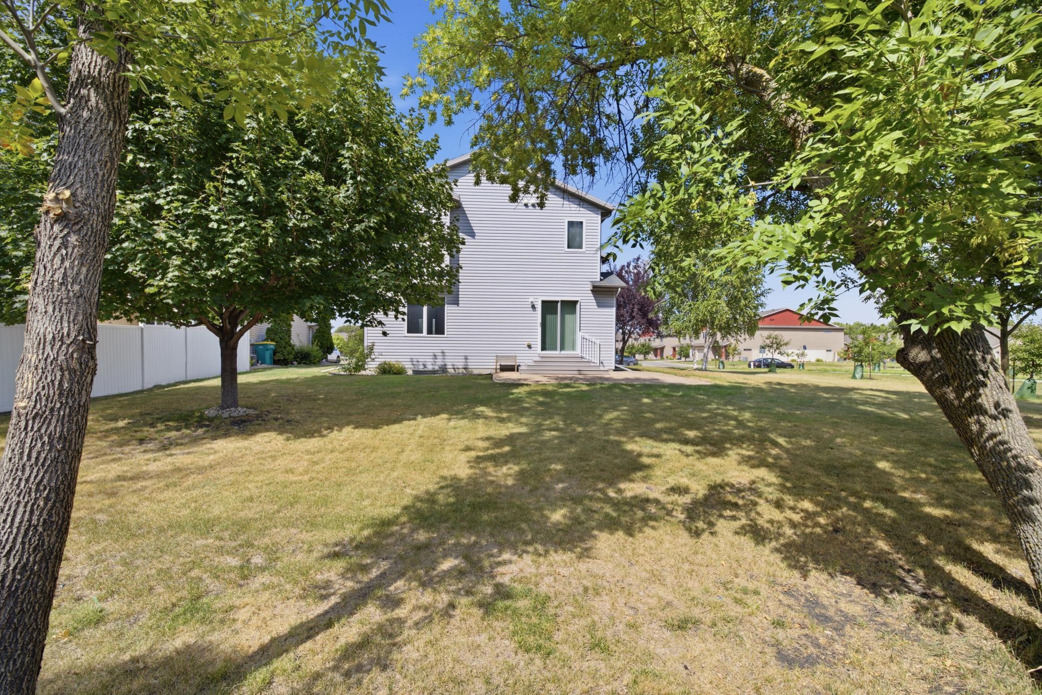2003 single family home for sale at 507 19th Avenue W in West Fargo, ND — 3 bed, 3 bath (photo 48 of 68)