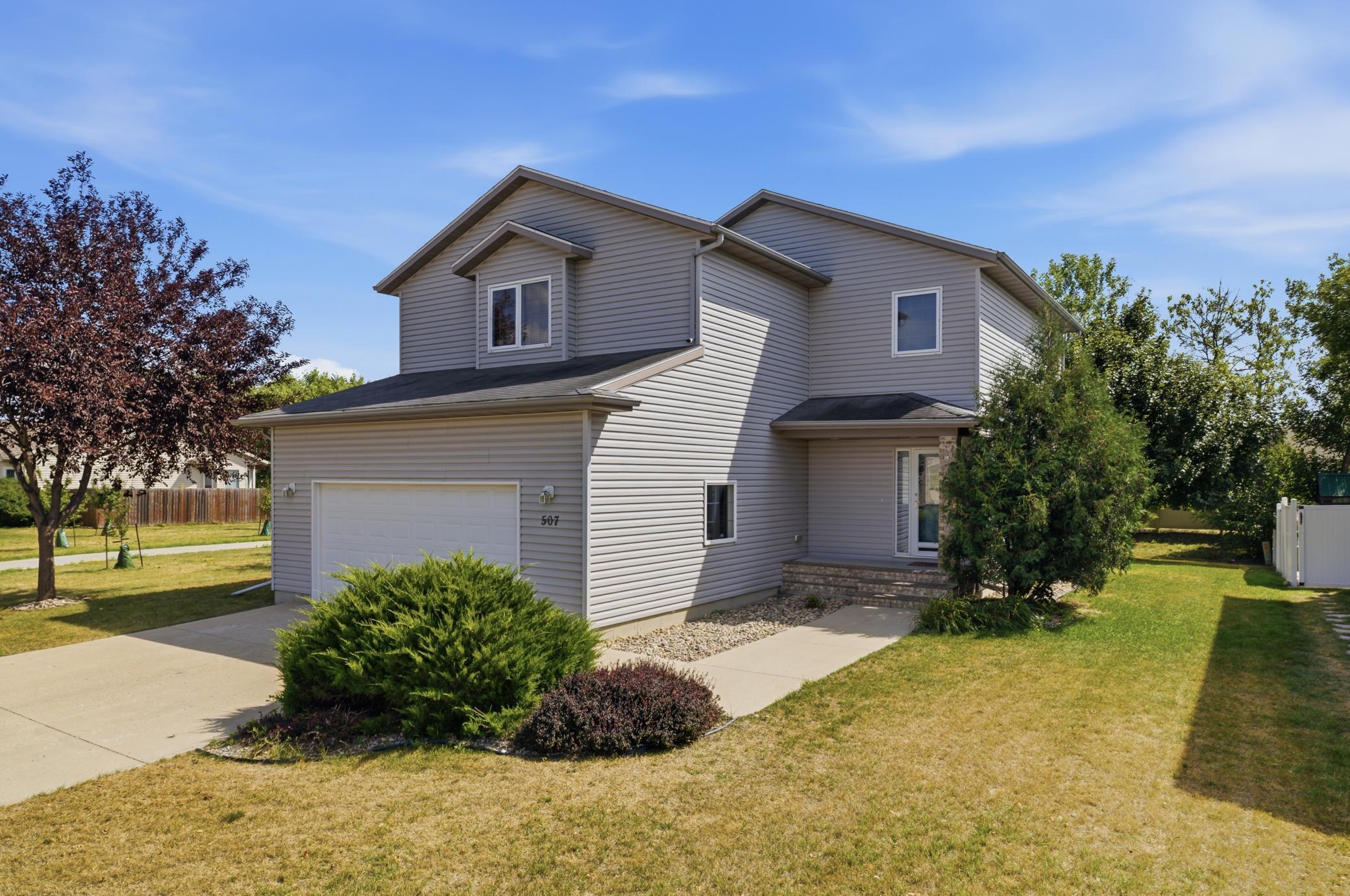 2003 single family home for sale at 507 19th Avenue W in West Fargo, ND — 3 bed, 3 bath