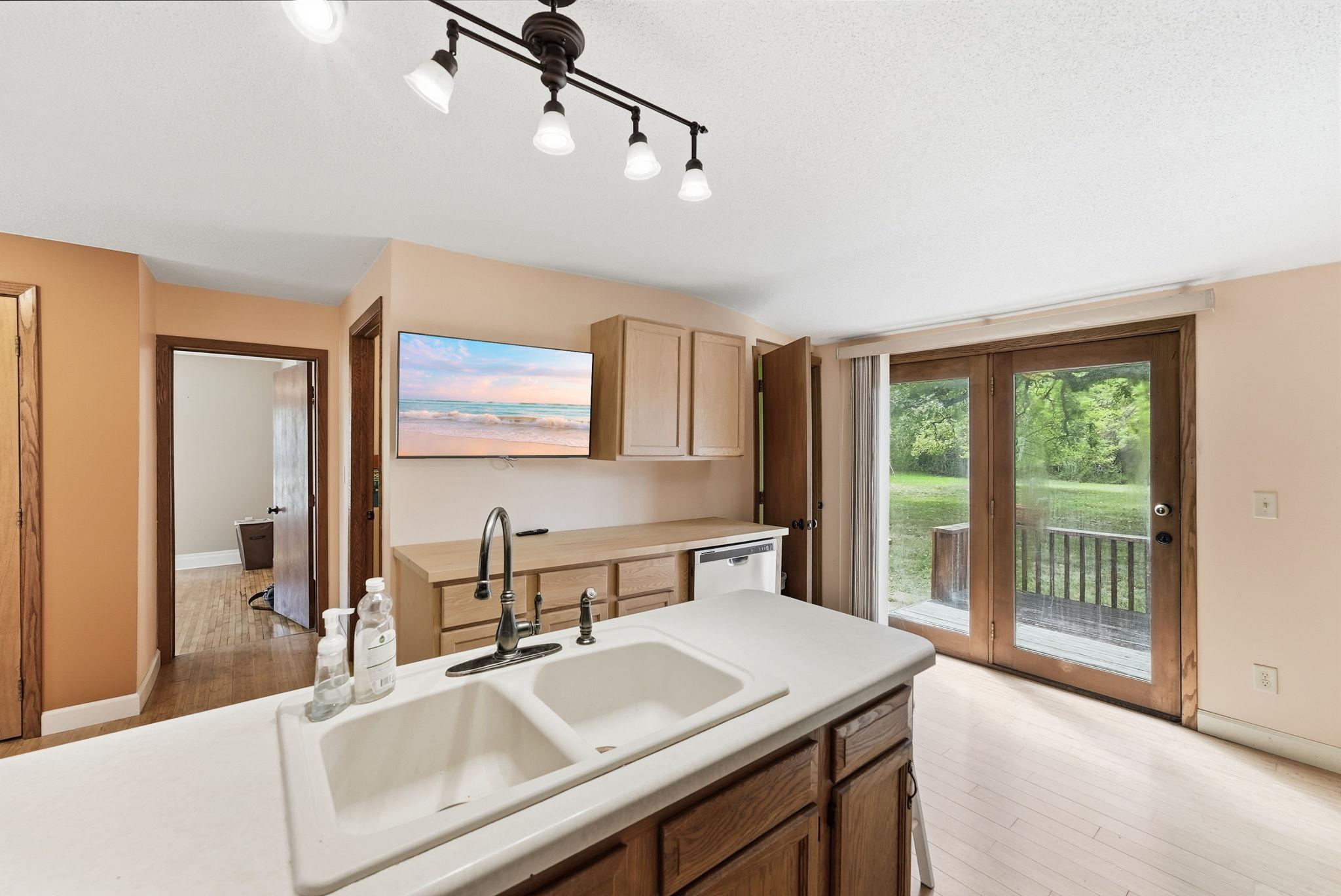 1900 single family home for sale at 5368 County Road 23 SE in Alexandria, MN — 4 bed, 3 bath (photo 12 of 54)