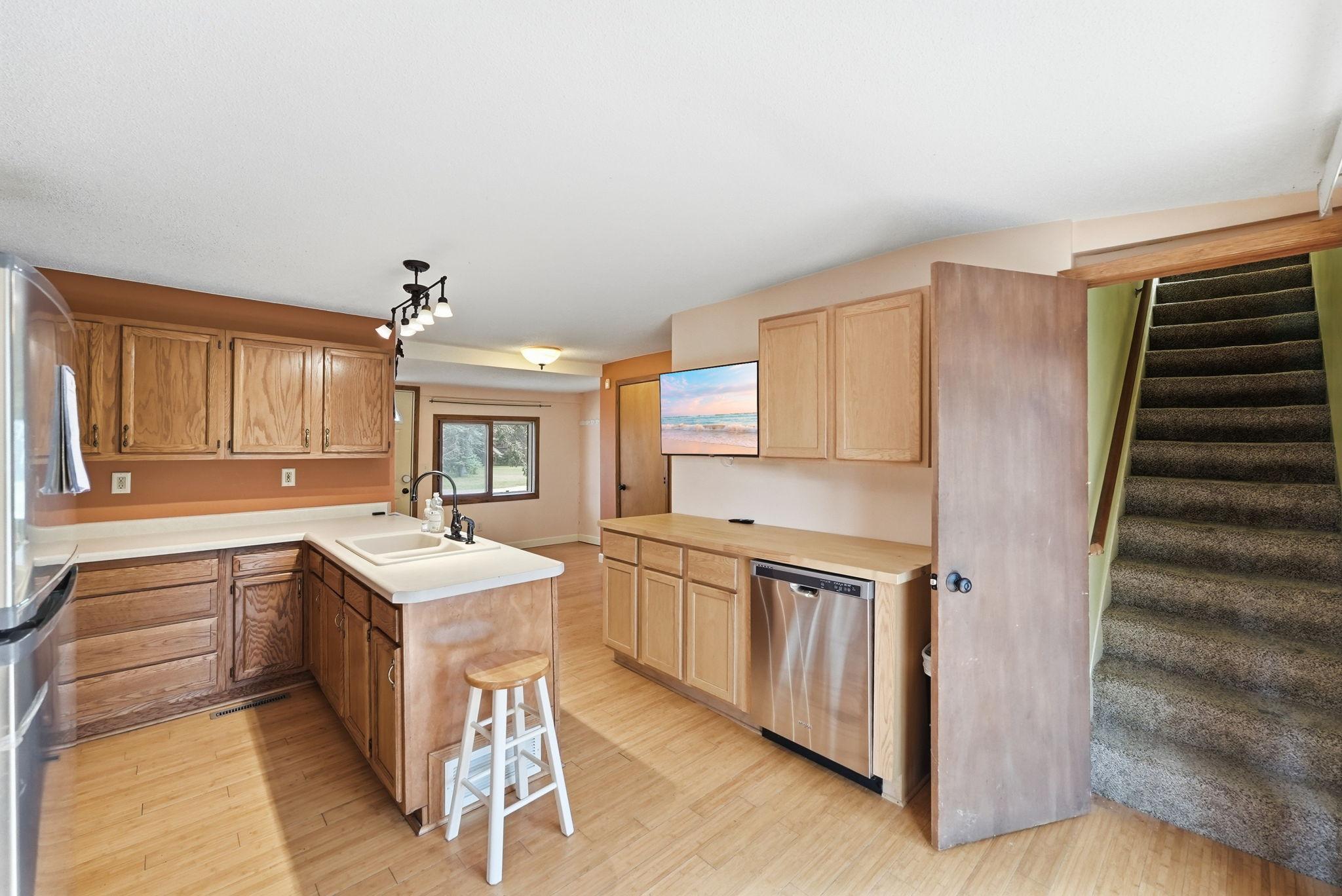1900 single family home for sale at 5368 County Road 23 SE in Alexandria, MN — 4 bed, 3 bath (photo 13 of 54)