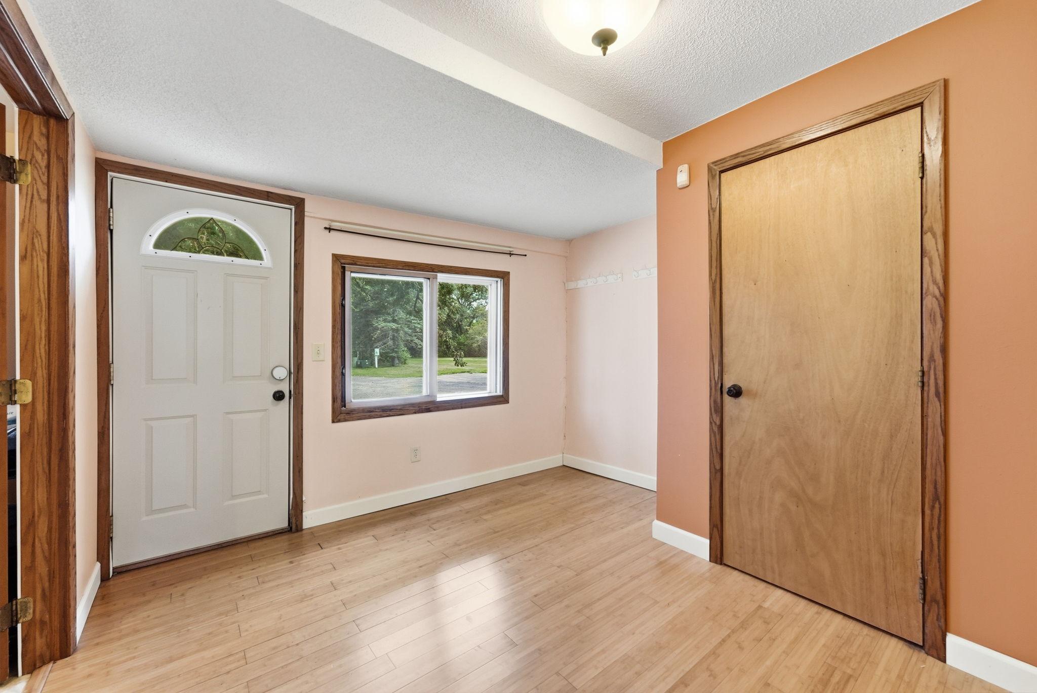 1900 single family home for sale at 5368 County Road 23 SE in Alexandria, MN — 4 bed, 3 bath (photo 8 of 54)