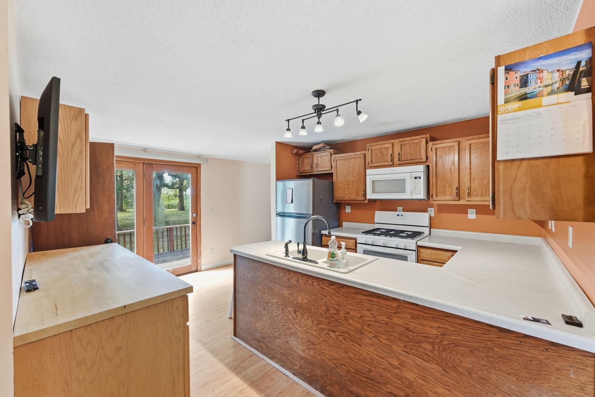 1900 single family home for sale at 5368 County Road 23 SE in Alexandria, MN — 4 bed, 3 bath (photo 10 of 54)