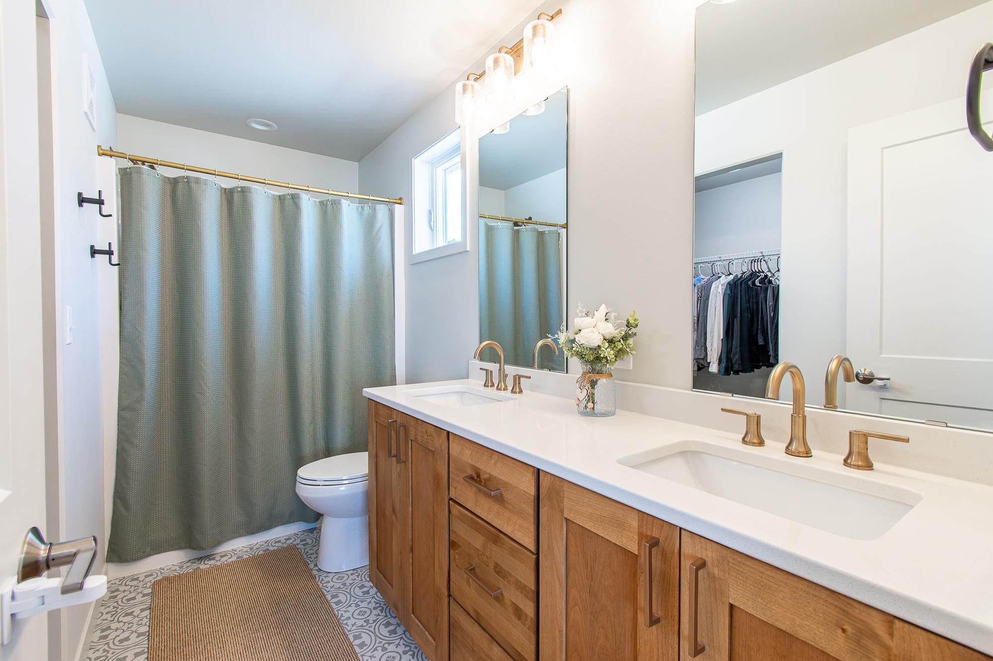 2021 single family home for sale at 6013 Kodiak Lane in Horace, ND — 4 bed, 3 bath (photo 30 of 57)