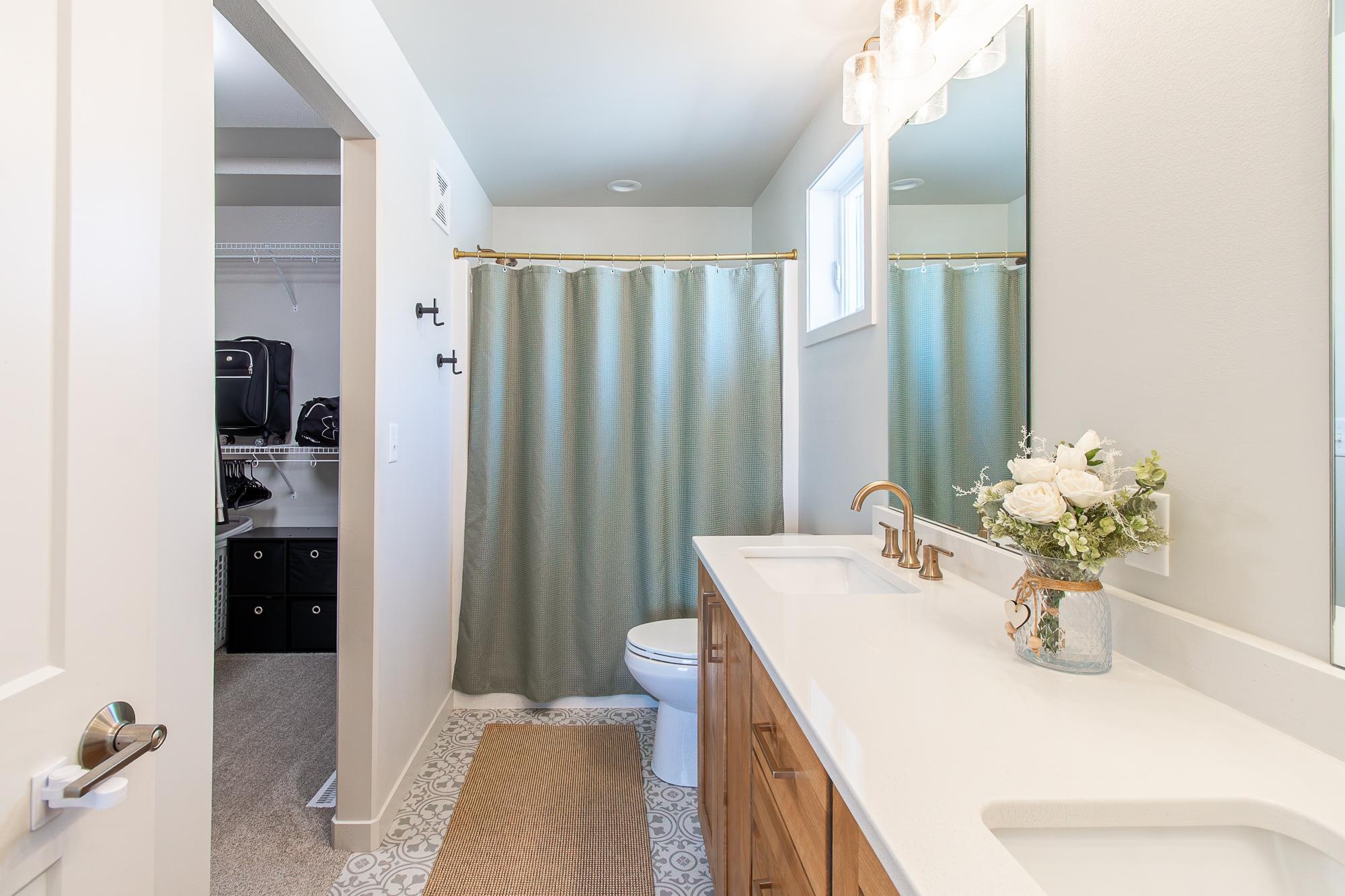 2021 single family home for sale at 6013 Kodiak Lane in Horace, ND — 4 bed, 3 bath (photo 31 of 57)
