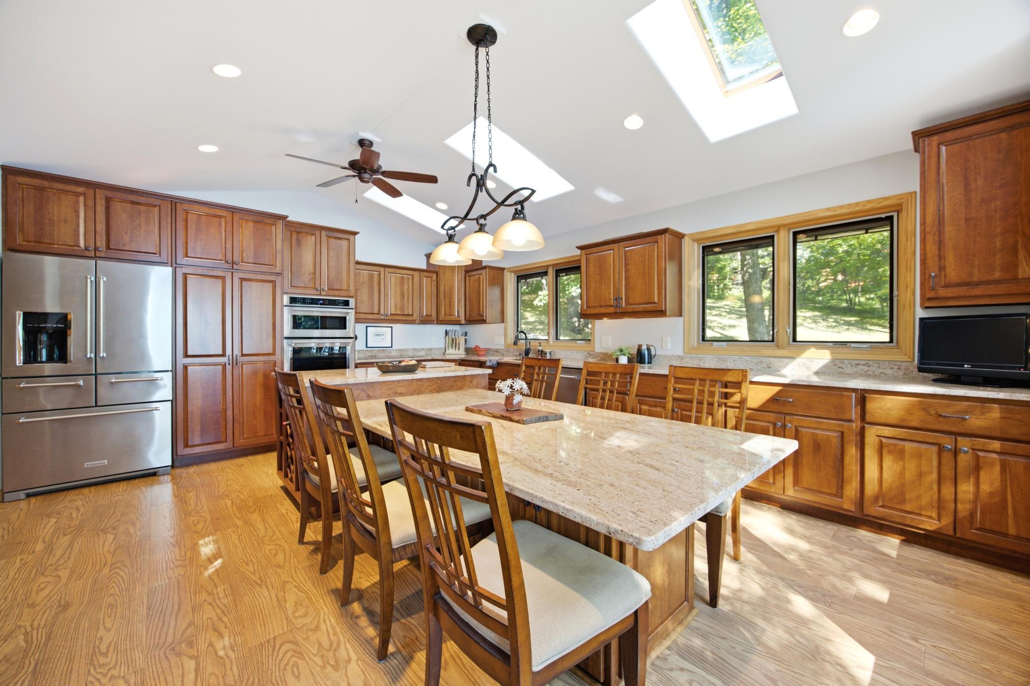 1991 single family home for sale at 39282 Moonlight Bay Trail in Pelican Rapids, MN — 4 bed, 6 bath (photo 11 of 96)