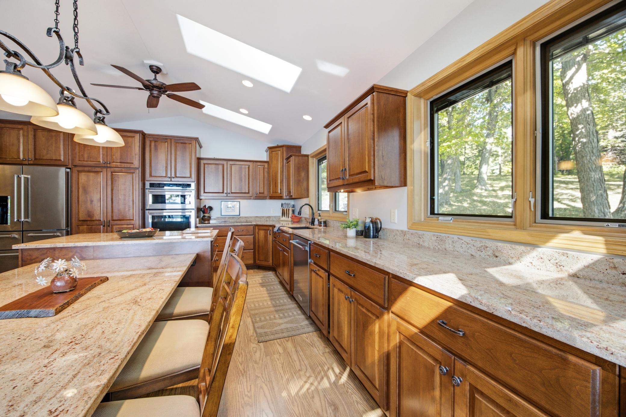 1991 single family home for sale at 39282 Moonlight Bay Trail in Pelican Rapids, MN — 4 bed, 6 bath (photo 12 of 96)