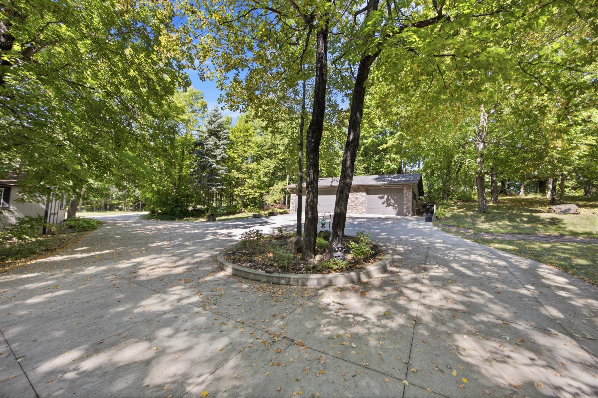 1991 single family home for sale at 39282 Moonlight Bay Trail in Pelican Rapids, MN — 4 bed, 6 bath (photo 72 of 96)