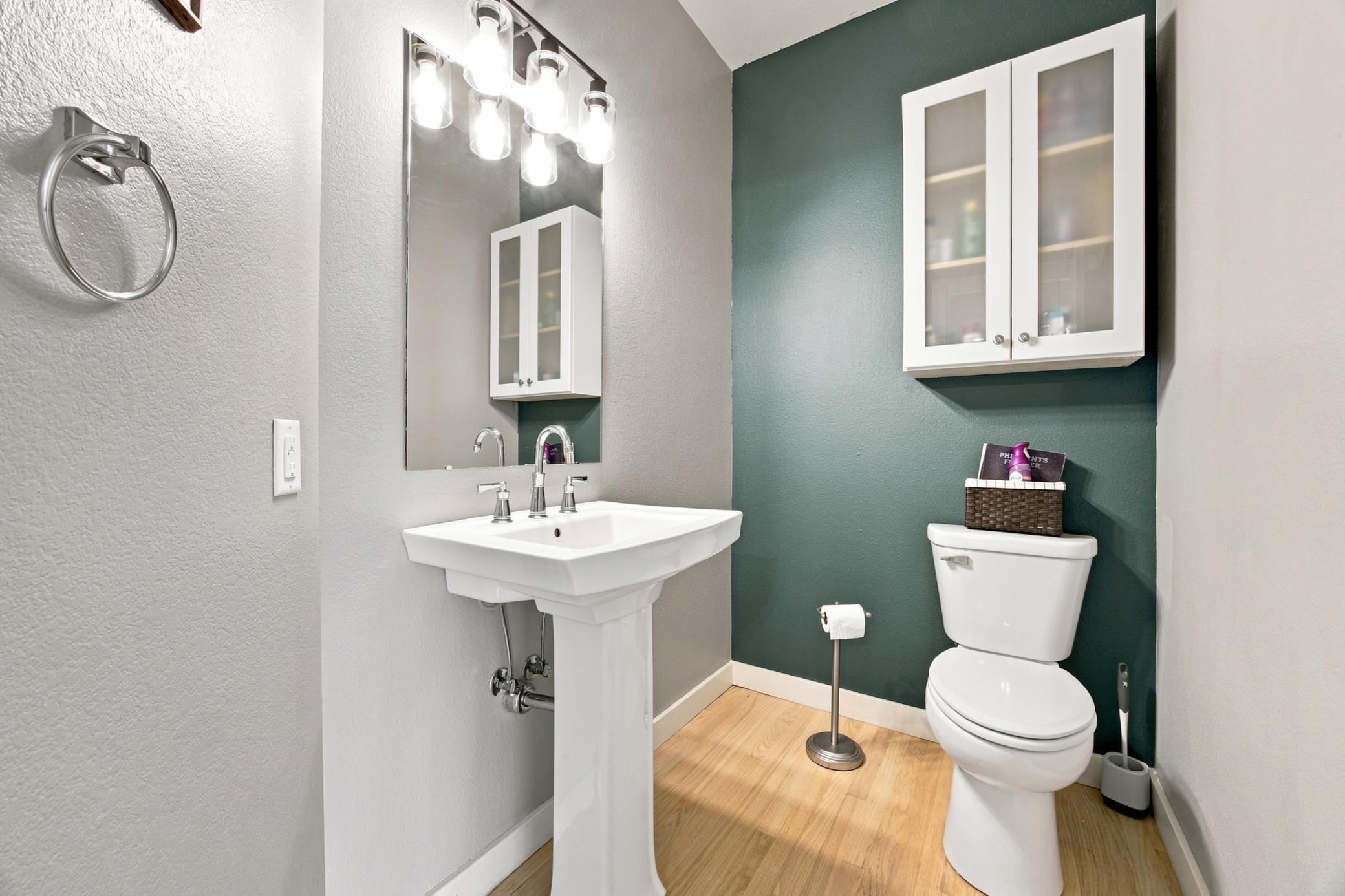 2008 twin home for sale at 823 Birdie Court in Mapleton, ND — 3 bed, 3 bath (photo 13 of 30)