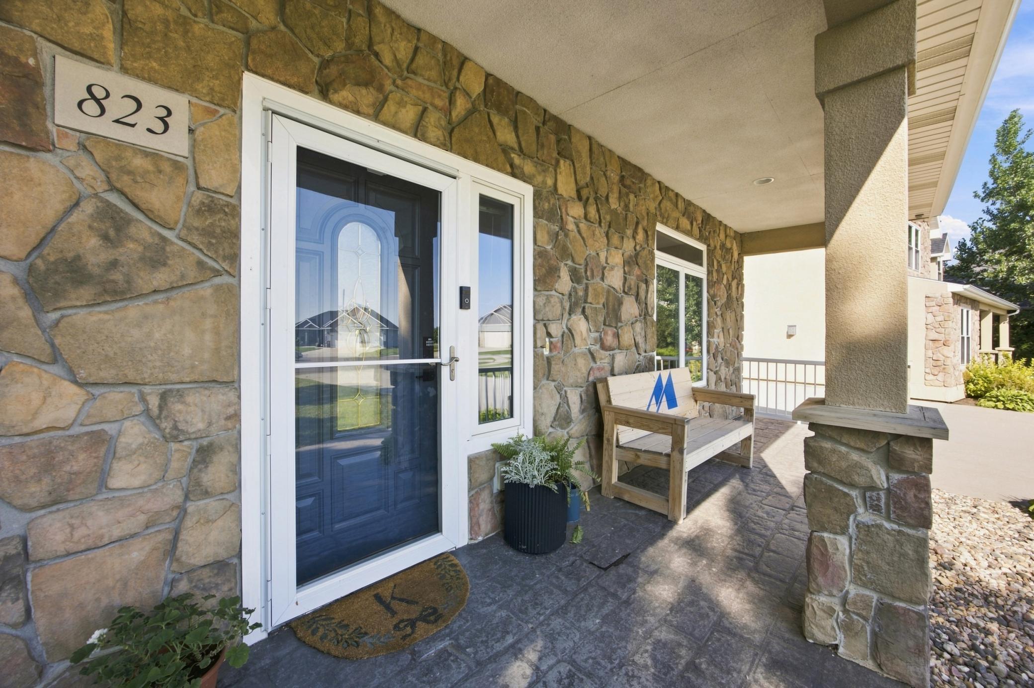 2008 twin home for sale at 823 Birdie Court in Mapleton, ND — 3 bed, 3 bath (photo 3 of 30)