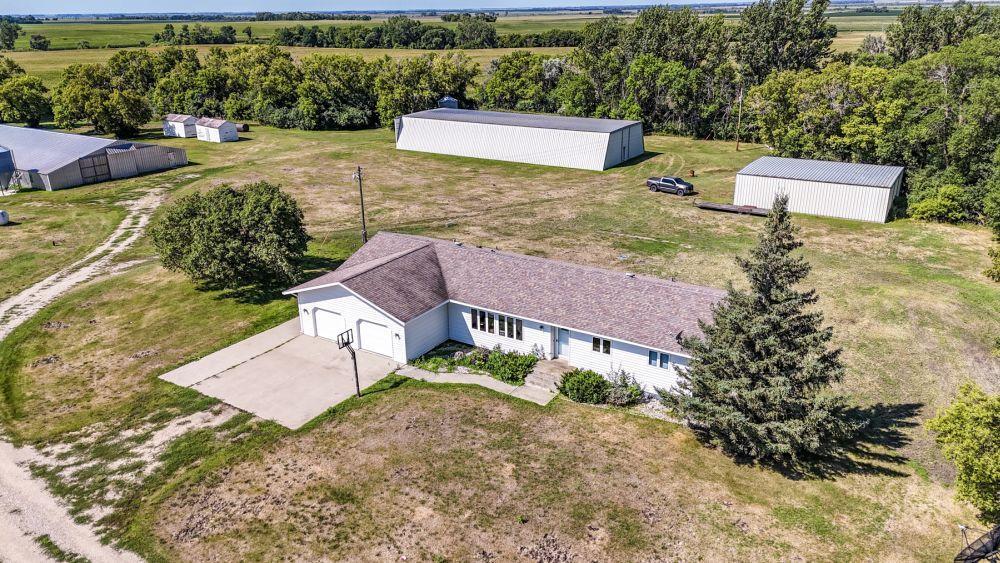 1986 single family home for sale at 3251 200th Street in Rothsay, MN — 4 bed, 2 bath (photo 2 of 49)