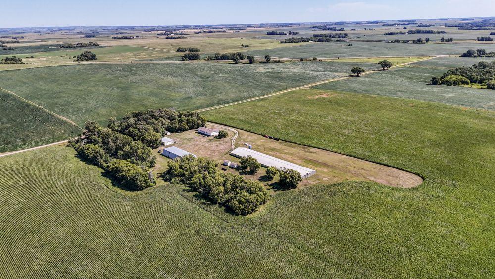 1986 single family home for sale at 3251 200th Street in Rothsay, MN — 4 bed, 2 bath (photo 11 of 49)