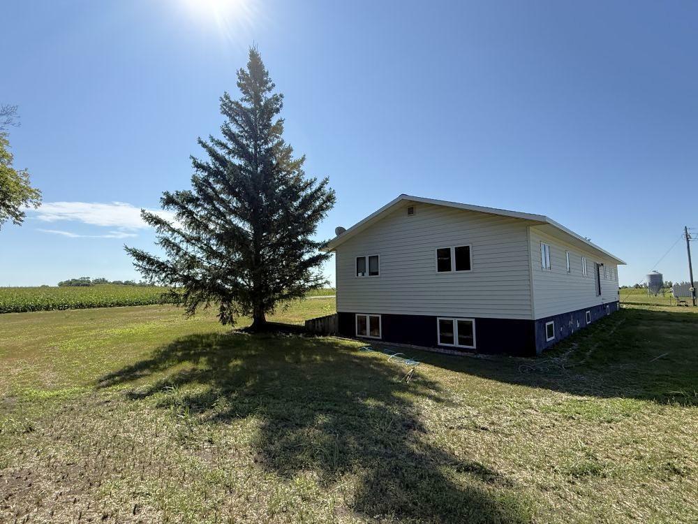 1986 single family home for sale at 3251 200th Street in Rothsay, MN — 4 bed, 2 bath (photo 18 of 49)