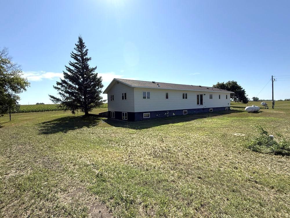 1986 single family home for sale at 3251 200th Street in Rothsay, MN — 4 bed, 2 bath (photo 19 of 49)