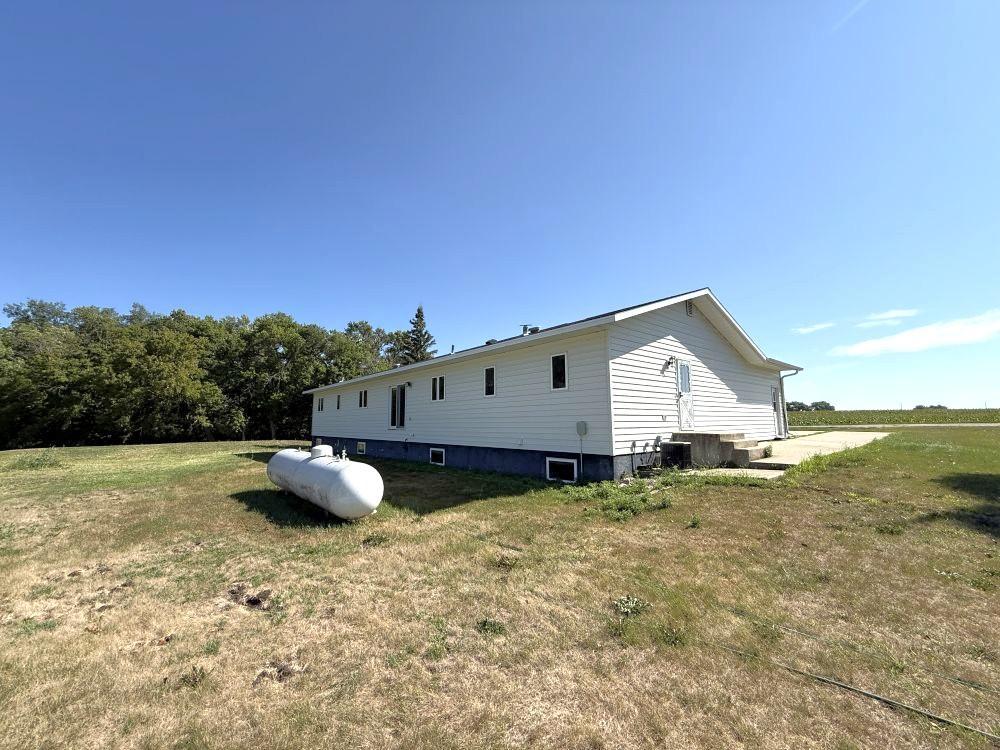 1986 single family home for sale at 3251 200th Street in Rothsay, MN — 4 bed, 2 bath (photo 20 of 49)