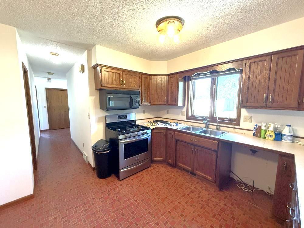 1986 single family home for sale at 3251 200th Street in Rothsay, MN — 4 bed, 2 bath (photo 29 of 49)