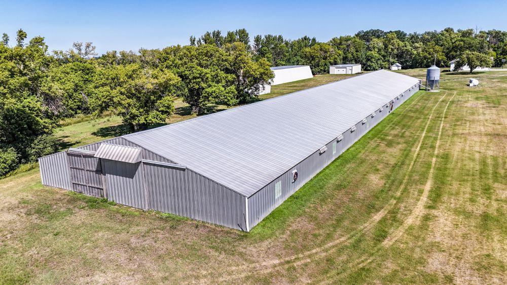 1986 single family home for sale at 3251 200th Street in Rothsay, MN — 4 bed, 2 bath (photo 9 of 49)