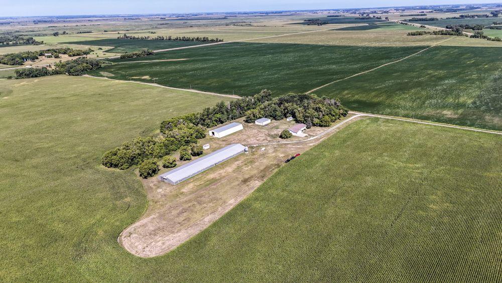 1986 single family home for sale at 3251 200th Street in Rothsay, MN — 4 bed, 2 bath (photo 10 of 49)