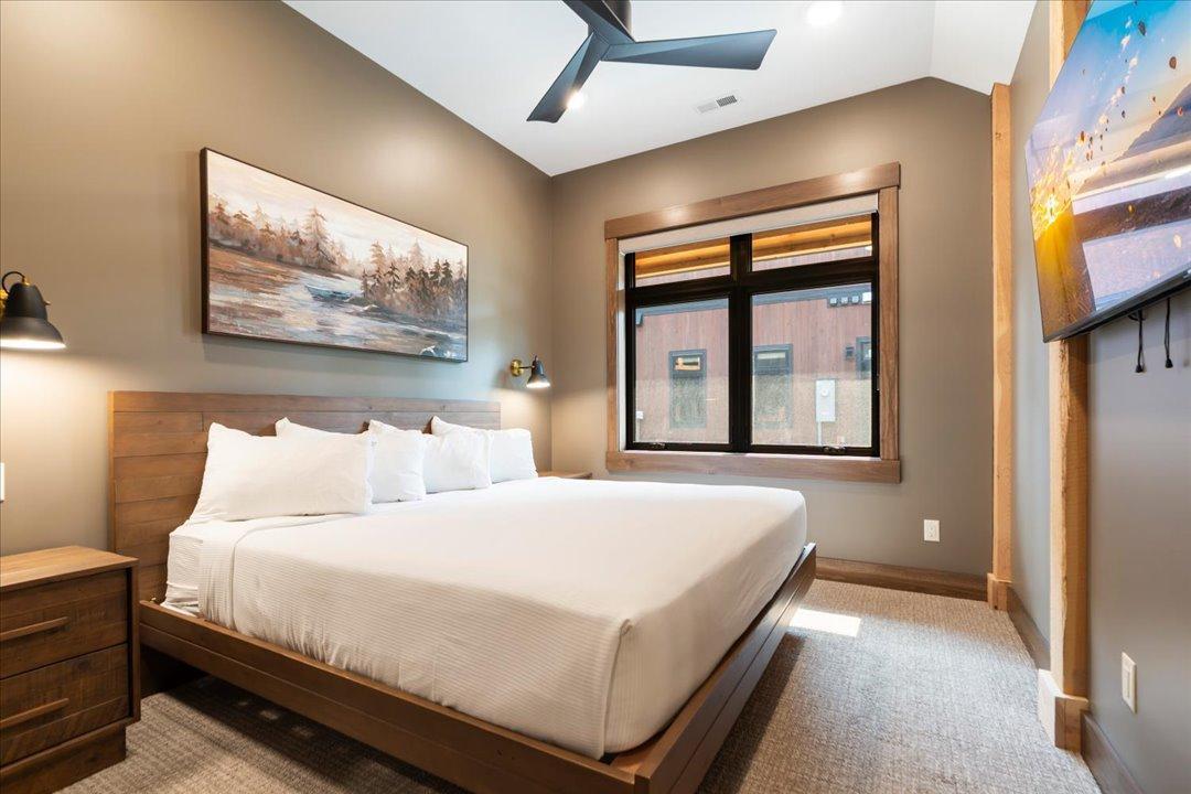 2026 single family home for sale at Cragun's Hillside #705 6 Bdrm Cronobles Court in East Gull Lake, MN — 6 bed, 6 bath (photo 21 of 91)