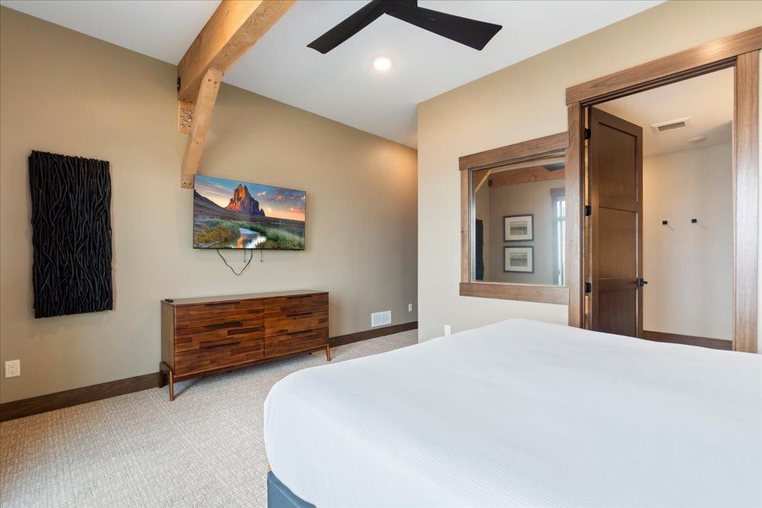 2026 single family home for sale at Cragun's Hillside #705 6 Bdrm Cronobles Court in East Gull Lake, MN — 6 bed, 6 bath (photo 30 of 91)