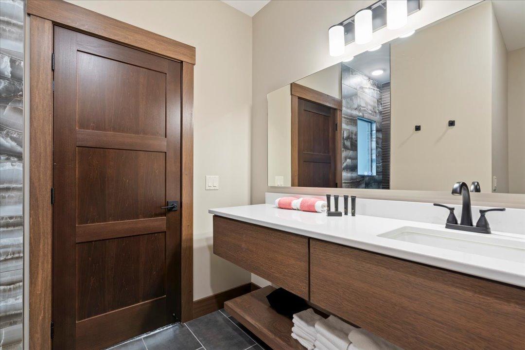 2026 single family home for sale at Cragun's Hillside #705 6 Bdrm Cronobles Court in East Gull Lake, MN — 6 bed, 6 bath (photo 46 of 91)