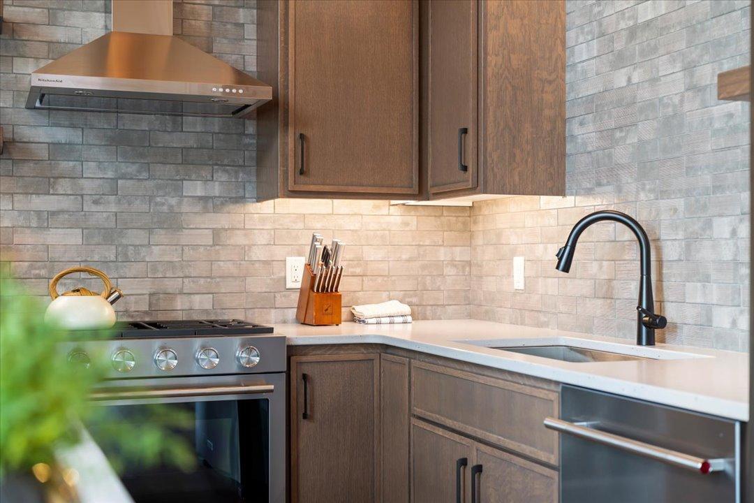2026 single family home for sale at Cragun's Hillside #705 6 Bdrm Cronobles Court in East Gull Lake, MN — 6 bed, 6 bath (photo 54 of 91)