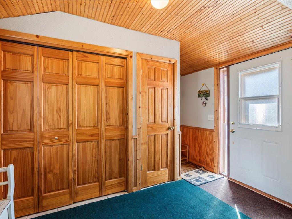 1960 single family home for sale at 26573 Lower Cullen Road in Nisswa, MN — 2 bed, 1 bath (photo 12 of 45)