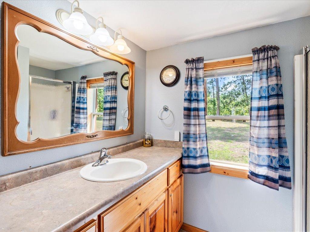 1960 single family home for sale at 26573 Lower Cullen Road in Nisswa, MN — 2 bed, 1 bath (photo 13 of 45)