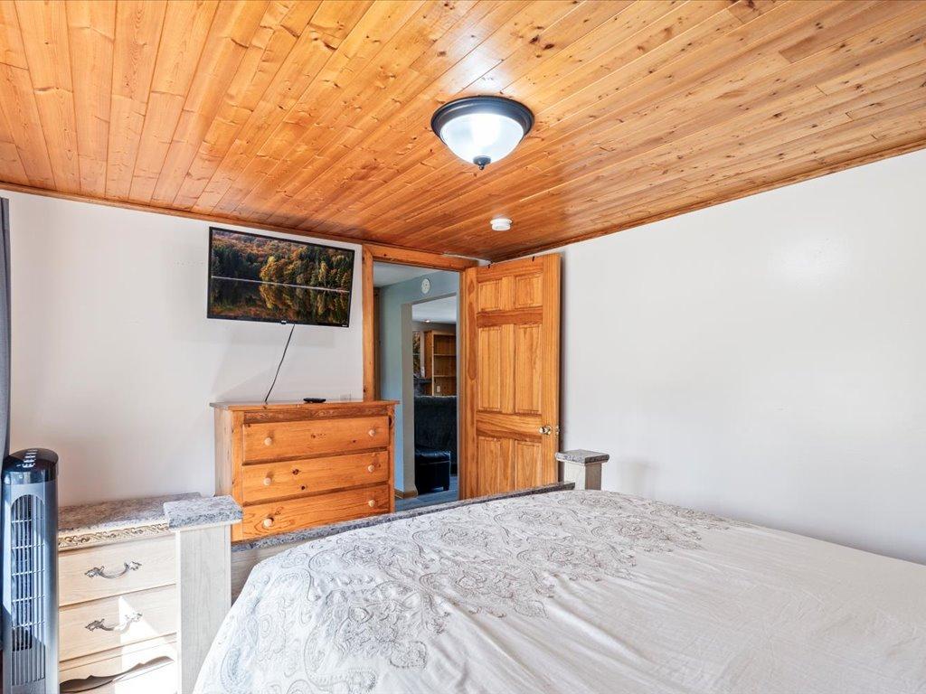 1960 single family home for sale at 26573 Lower Cullen Road in Nisswa, MN — 2 bed, 1 bath (photo 16 of 45)