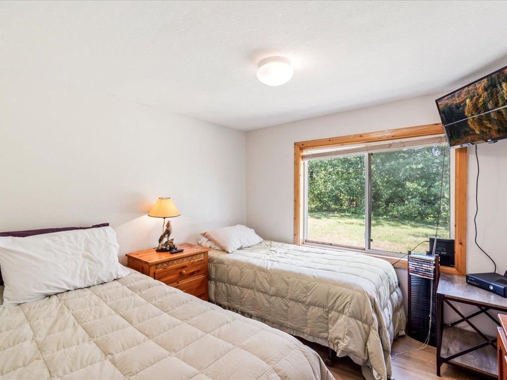 1960 single family home for sale at 26573 Lower Cullen Road in Nisswa, MN — 2 bed, 1 bath (photo 17 of 45)