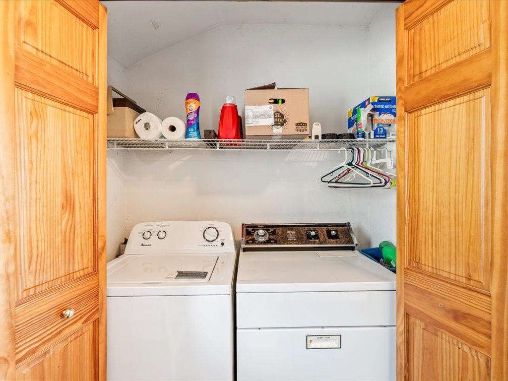 1960 single family home for sale at 26573 Lower Cullen Road in Nisswa, MN — 2 bed, 1 bath (photo 19 of 45)