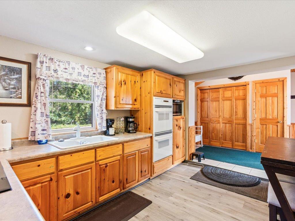 1960 single family home for sale at 26573 Lower Cullen Road in Nisswa, MN — 2 bed, 1 bath (photo 7 of 45)