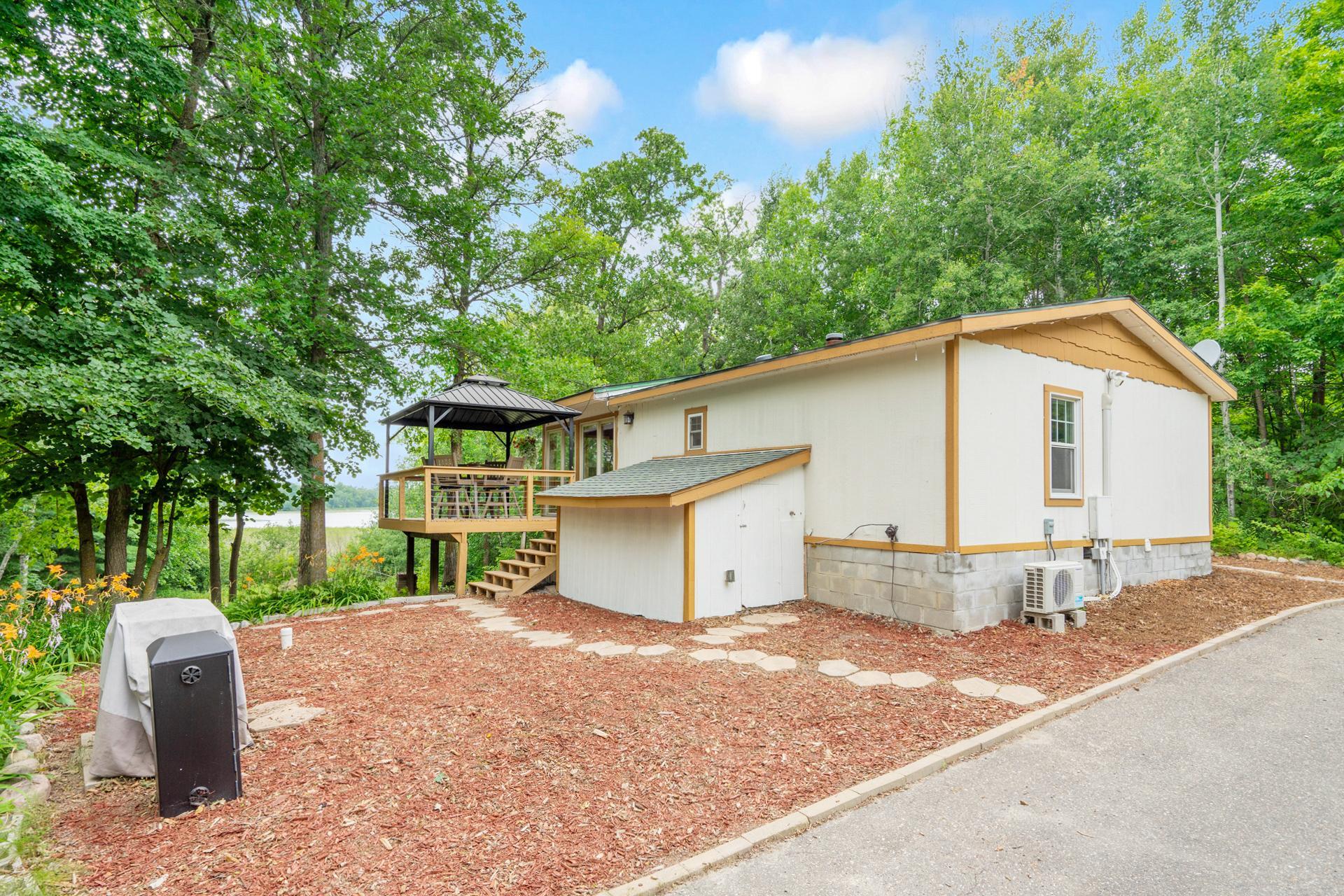 1990 single family home for sale at 4717 Red Pine Drive NW in Hackensack, MN — 2 bed, 1 bath (photo 15 of 29)