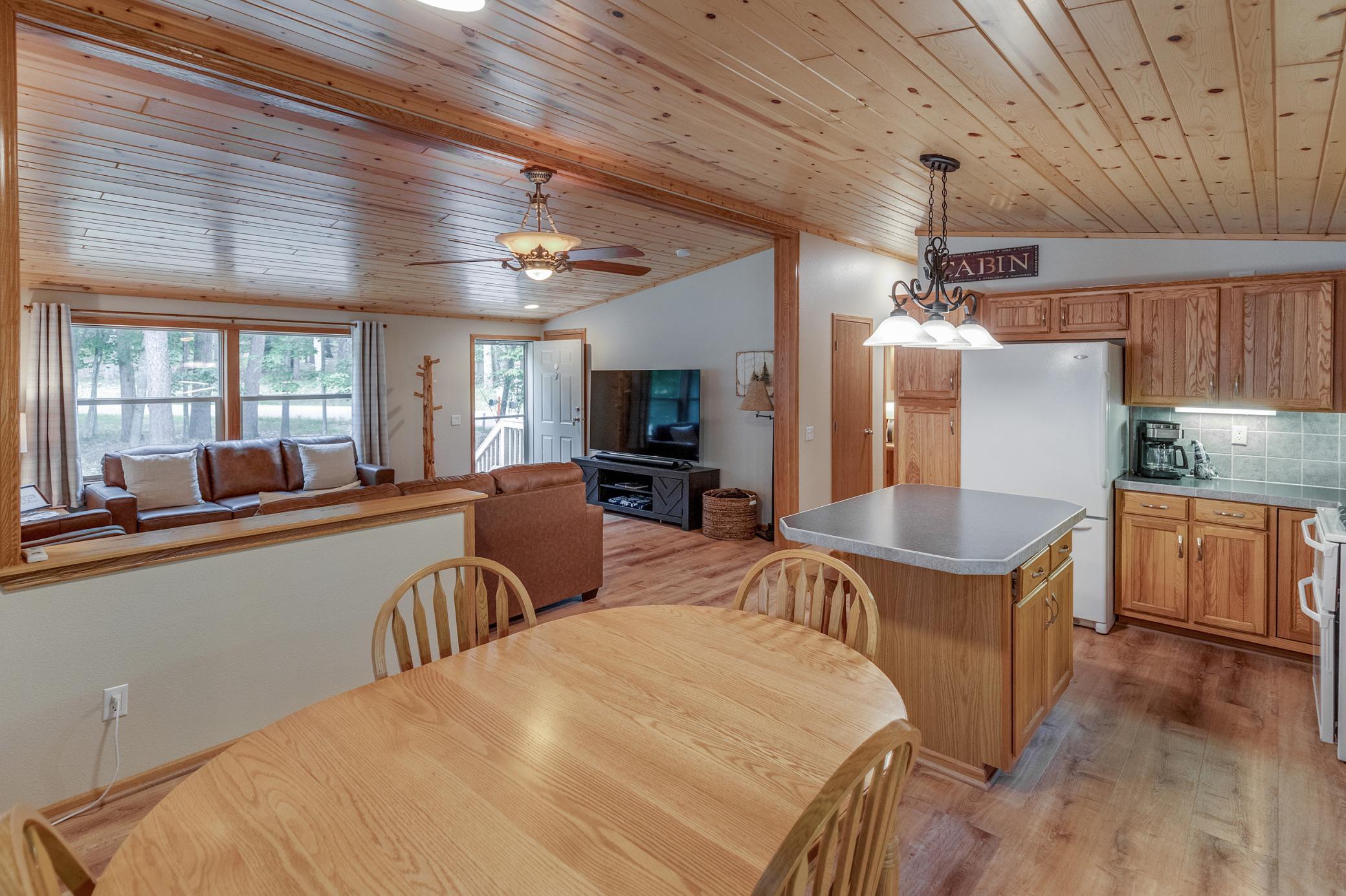 2005 single family home for sale at 12289 Whitefish Avenue, Unit 11 in Crosslake, MN — 2 bed, 2 bath (photo 14 of 37)