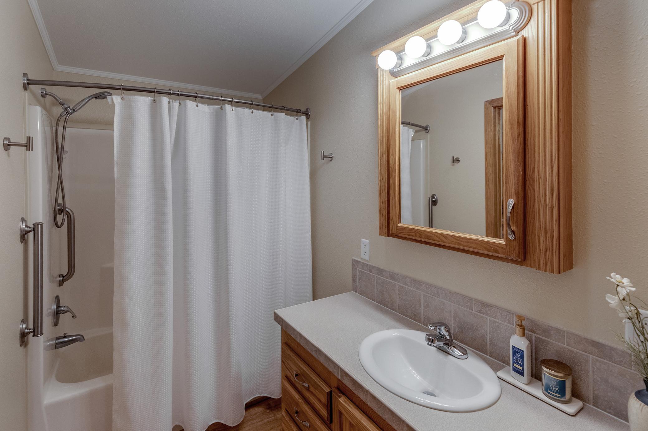 2005 single family home for sale at 12289 Whitefish Avenue, Unit 11 in Crosslake, MN — 2 bed, 2 bath (photo 24 of 37)