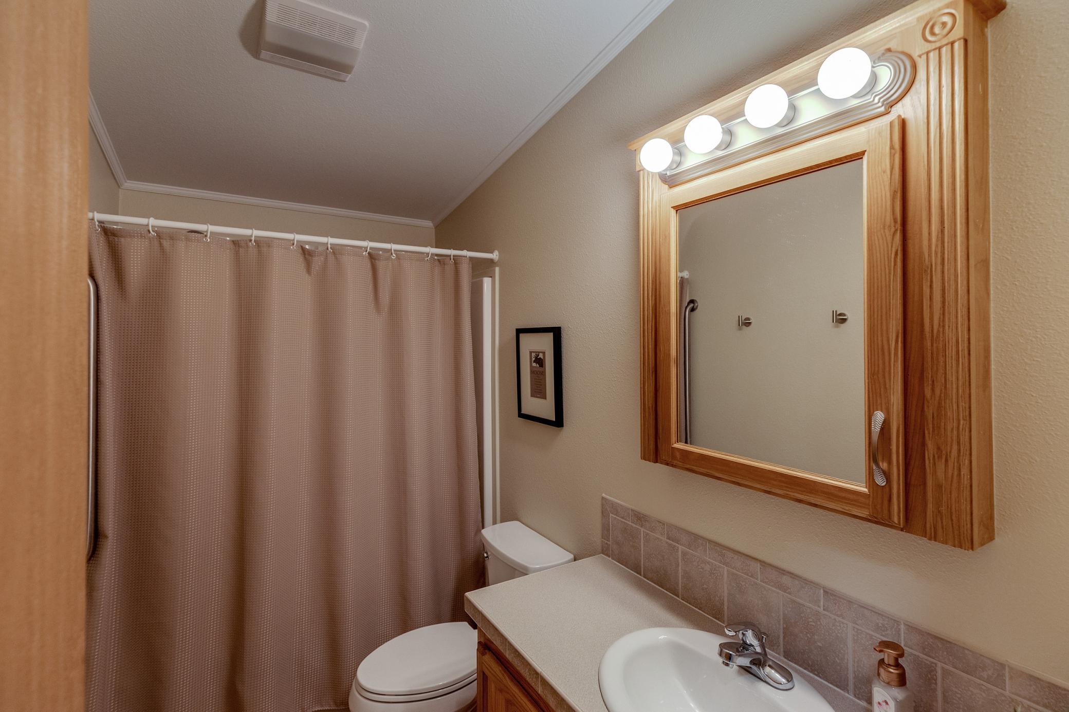 2005 single family home for sale at 12289 Whitefish Avenue, Unit 11 in Crosslake, MN — 2 bed, 2 bath (photo 27 of 37)
