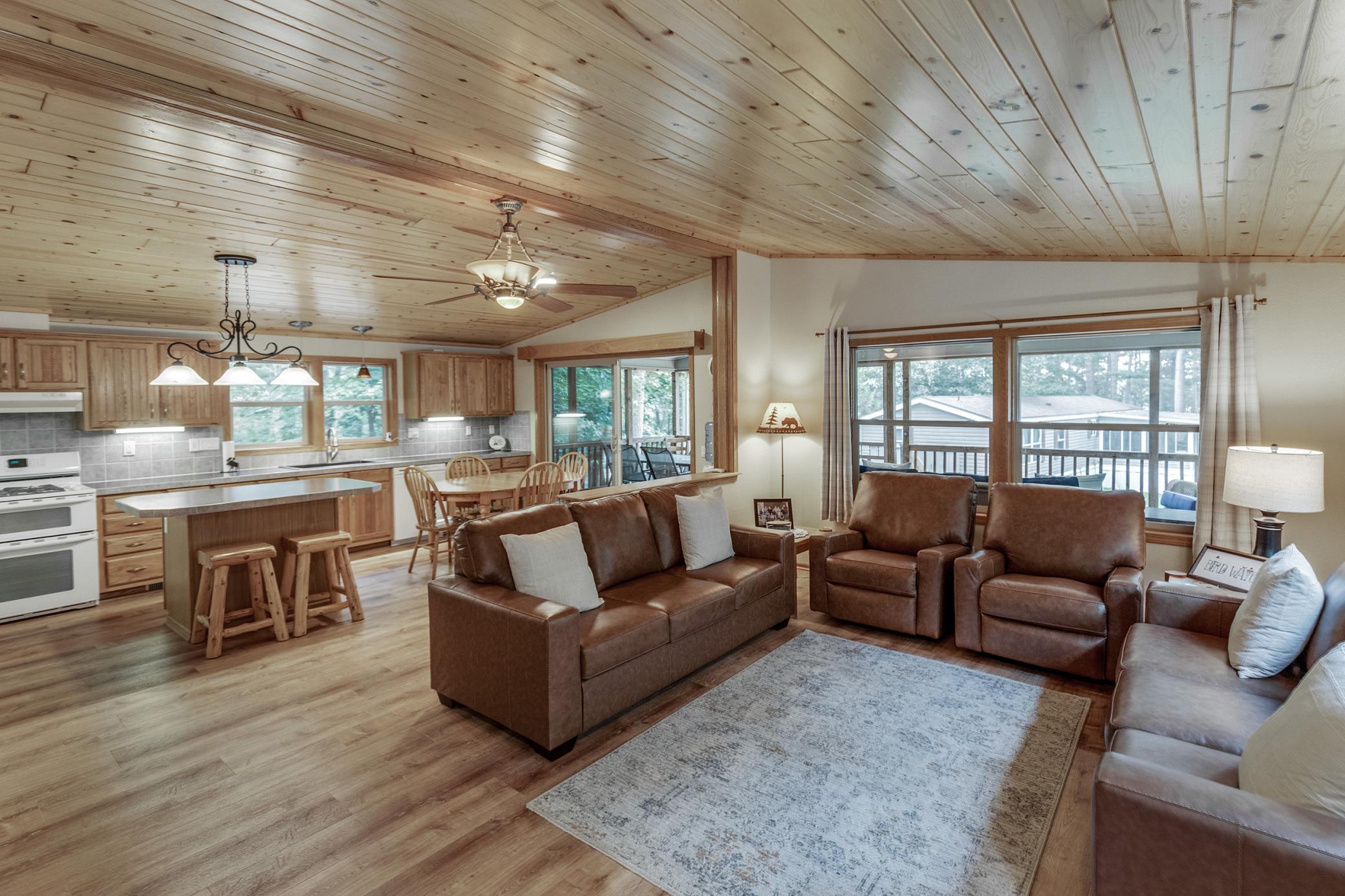 2005 single family home for sale at 12289 Whitefish Avenue, Unit 11 in Crosslake, MN — 2 bed, 2 bath (photo 8 of 37)