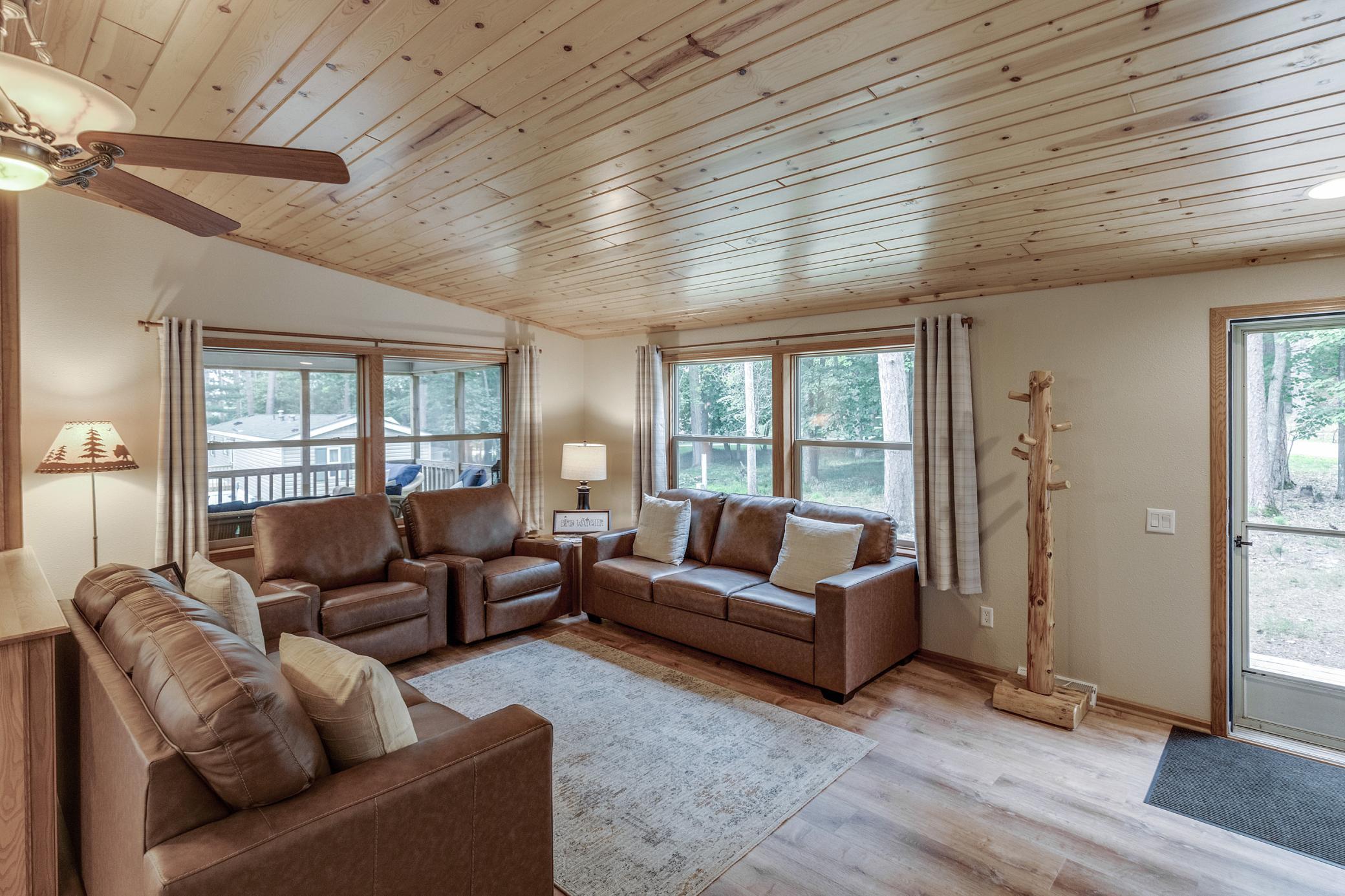 2005 single family home for sale at 12289 Whitefish Avenue, Unit 11 in Crosslake, MN — 2 bed, 2 bath (photo 9 of 37)