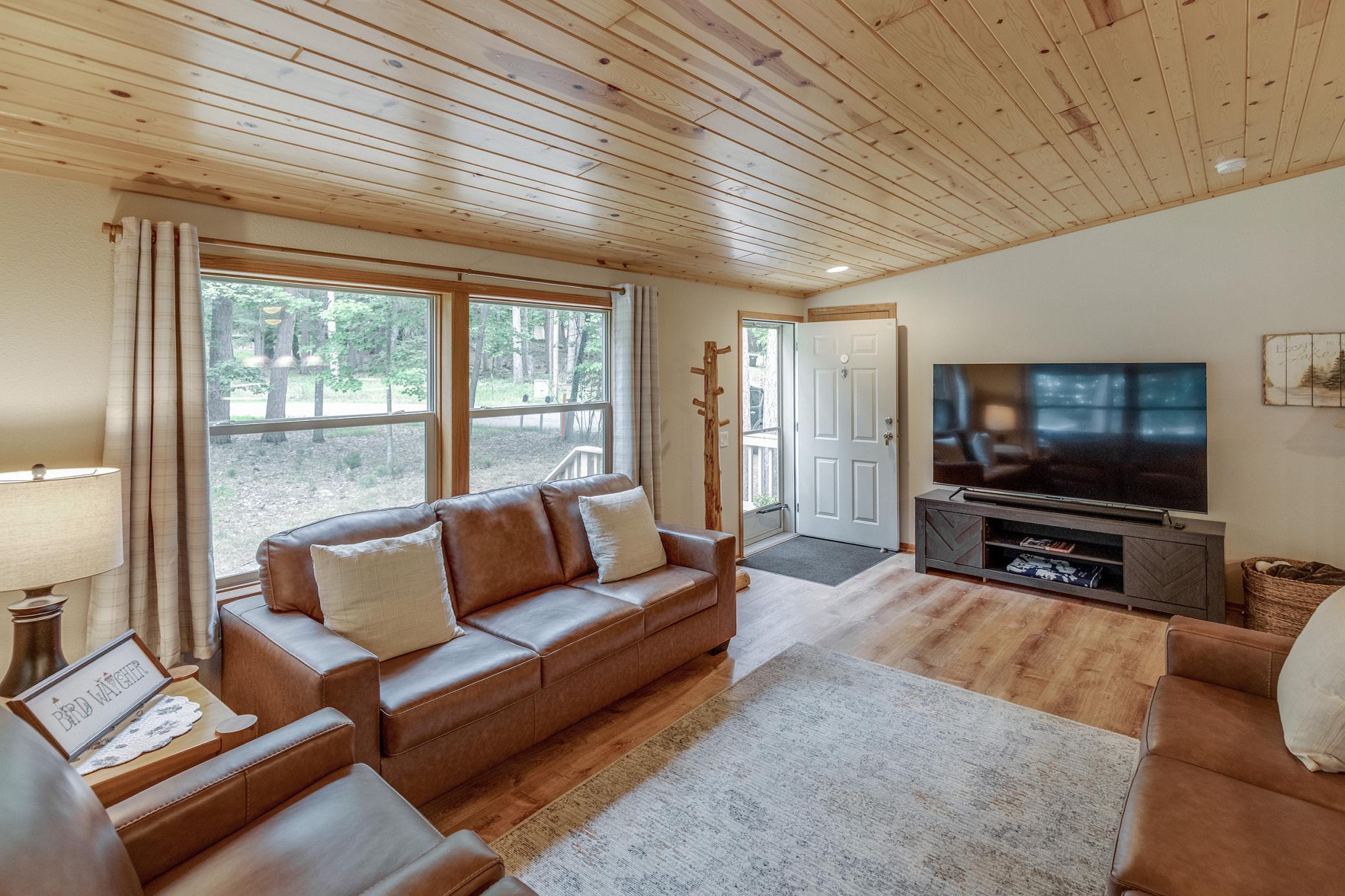 2005 single family home for sale at 12289 Whitefish Avenue, Unit 11 in Crosslake, MN — 2 bed, 2 bath (photo 10 of 37)