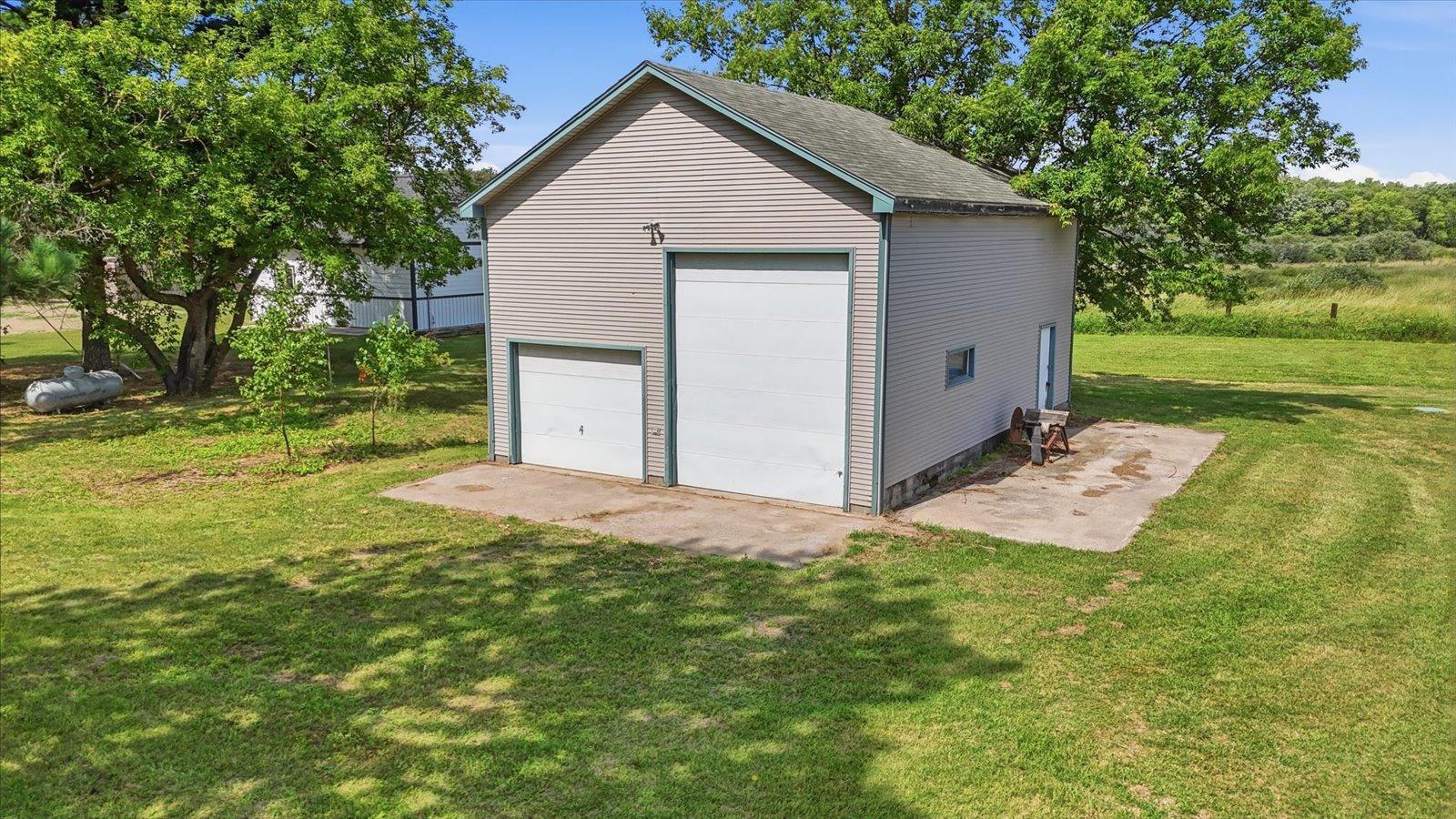 1900 single family home for sale at 25522 County Road 60 in Bovey, MN — 3 bed, 2 bath (photo 2 of 38)