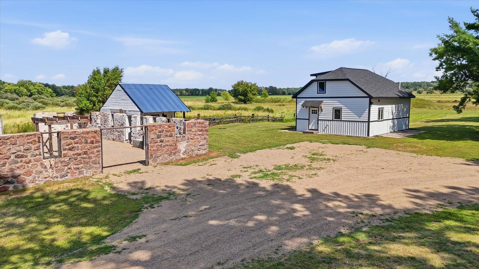 1900 single family home for sale at 25522 County Road 60 in Bovey, MN — 3 bed, 2 bath (photo 3 of 38)