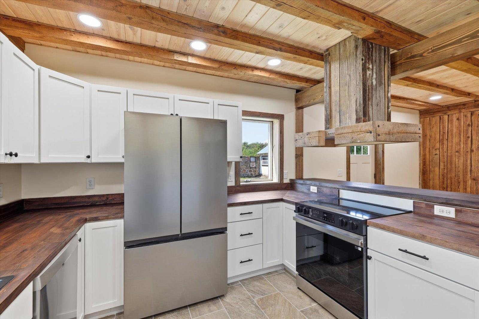 1900 single family home for sale at 25522 County Road 60 in Bovey, MN — 3 bed, 2 bath (photo 10 of 38)