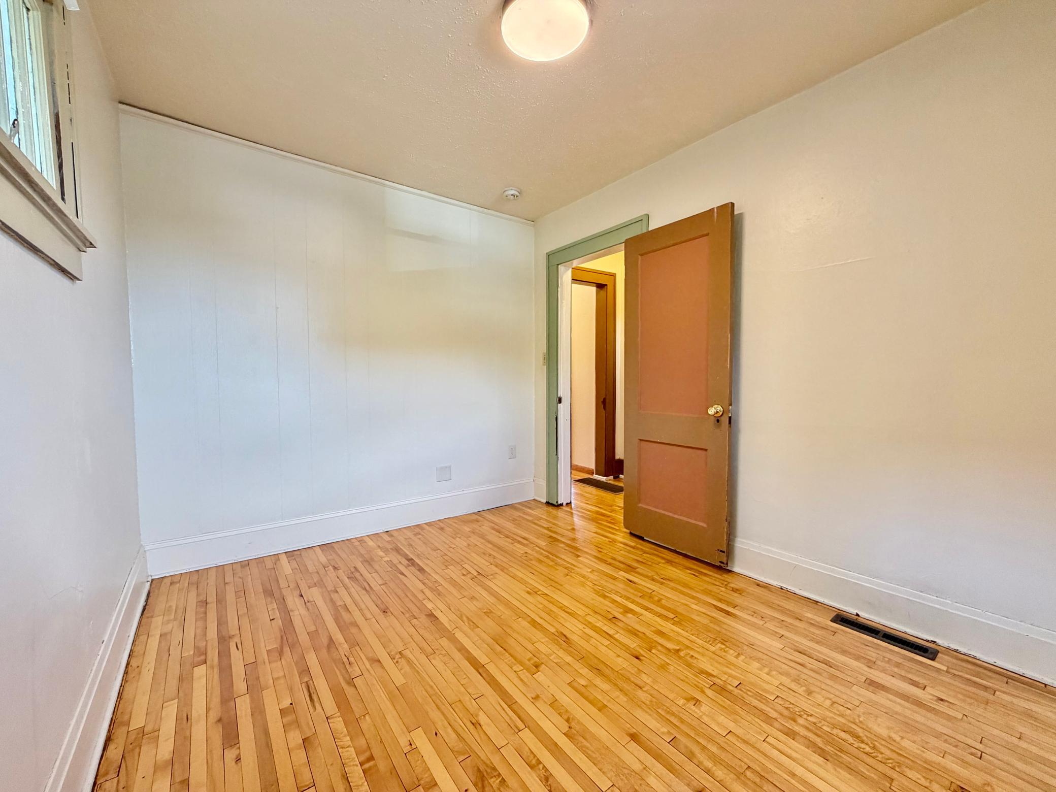 1920 single family home for sale at 509 E Vernon Avenue in Fergus Falls, MN — 3 bed, 2 bath (photo 15 of 30)