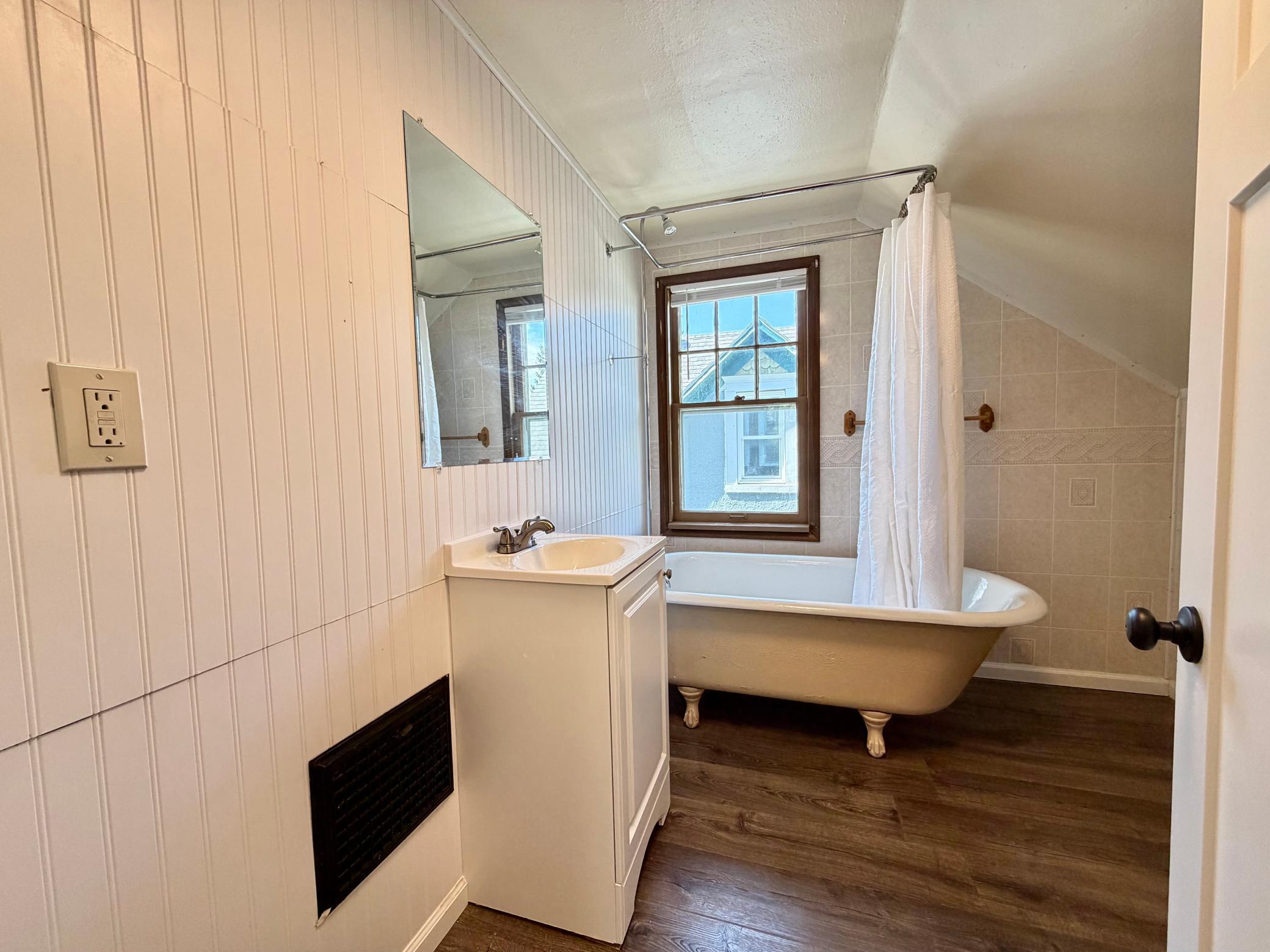 1920 single family home for sale at 509 E Vernon Avenue in Fergus Falls, MN — 3 bed, 2 bath (photo 18 of 30)